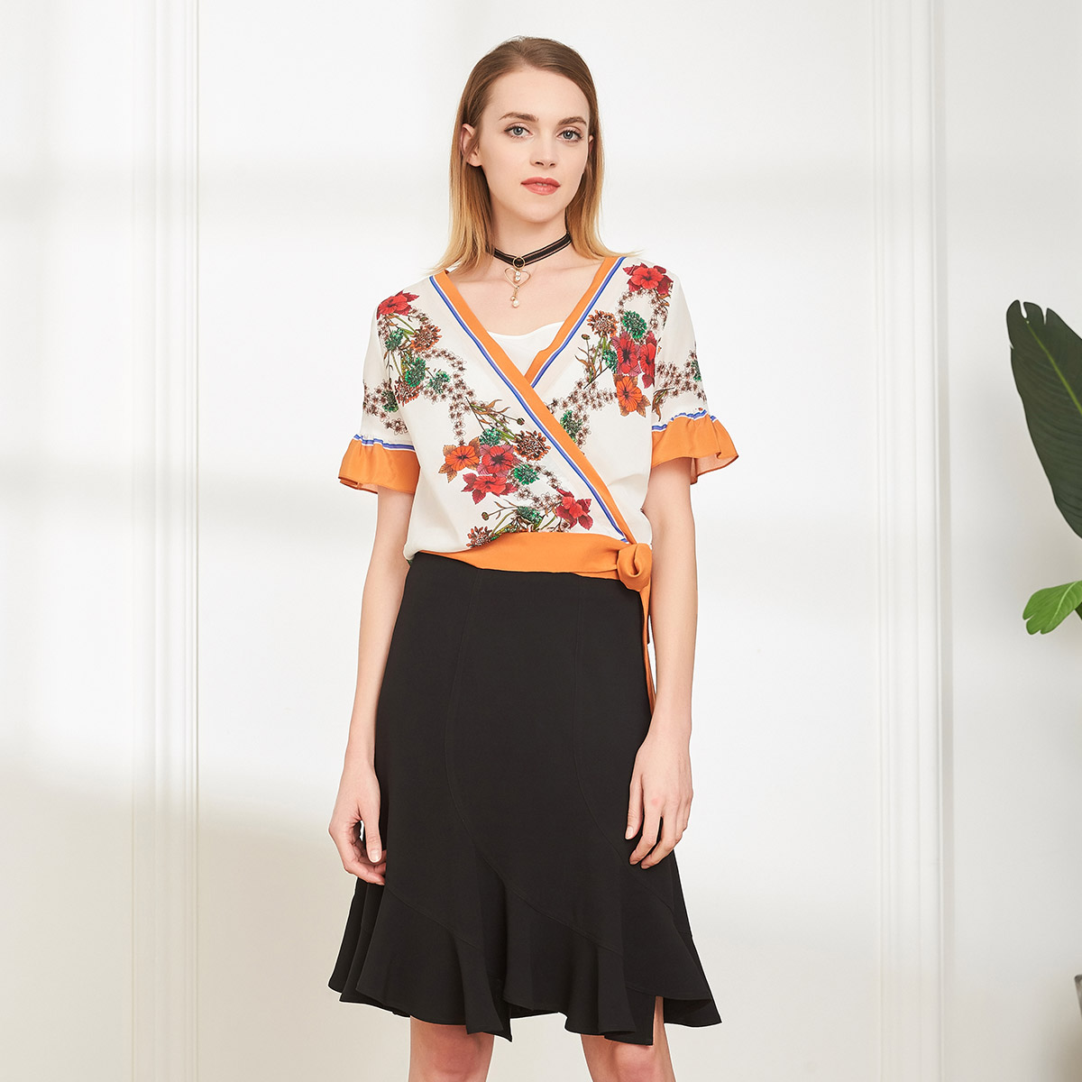 QF20B斯尔丽夏季新品 桑蚕丝印花方巾喇叭袖时尚清新真丝上衣