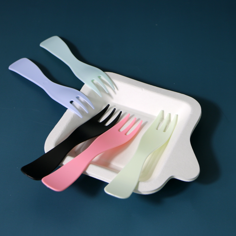 餐具（含刀、叉、碟，不单独出售）