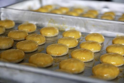 【云南玫瑰鲜花饼/蛋黄酥】鲜花制饼 看得见的真玫瑰 用新西兰安佳黄油 层层酥皮到掉渣（中秋专场） 商品图12