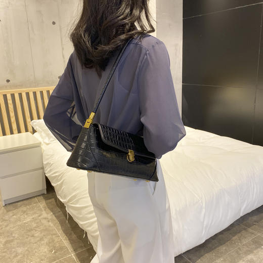AS-AS8238夏新款女式韩版鳄鱼纹小方包百搭斜挎包包 商品图3