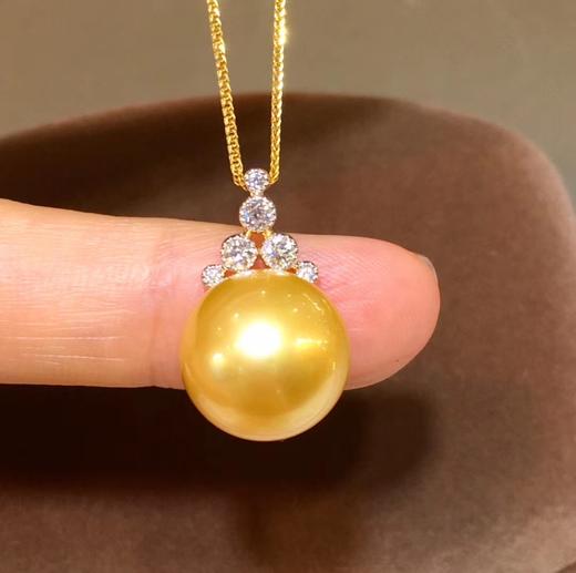 天然南洋珍珠吊坠18k金钻石镶嵌珠子正圆浓金强光极微瑕款式很大气