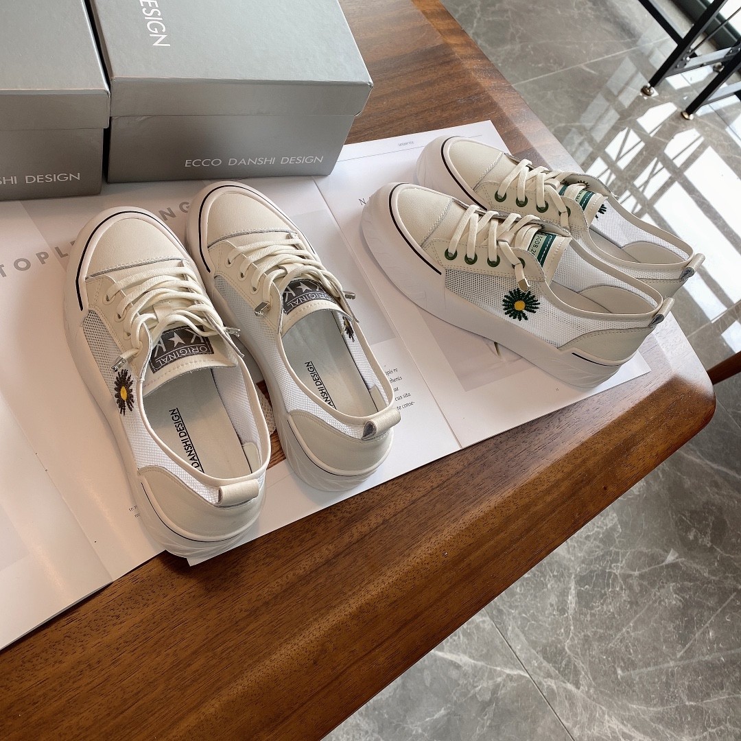 小雏菊网纱拼接牛皮鞋