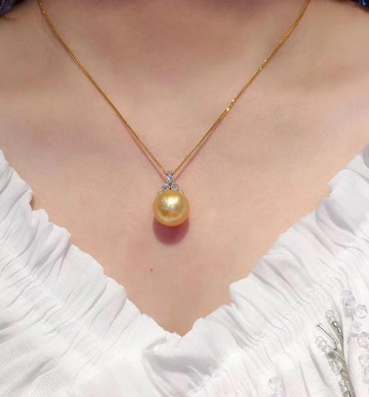 天然南洋珍珠吊坠18k金钻石镶嵌珠子正圆浓金强光极微瑕款式很大气