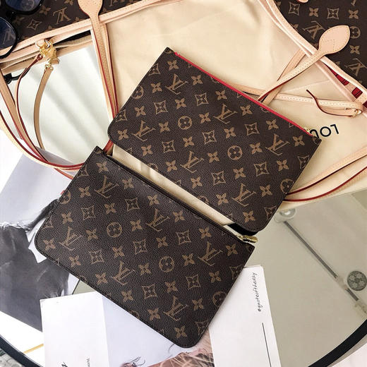 lv neverfull 大号购物袋 两种内里颜色可选 无论什么季节都是非常