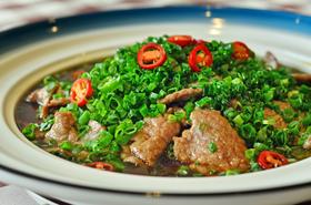 【麓熹小苑】中餐厅 葱香牛柳