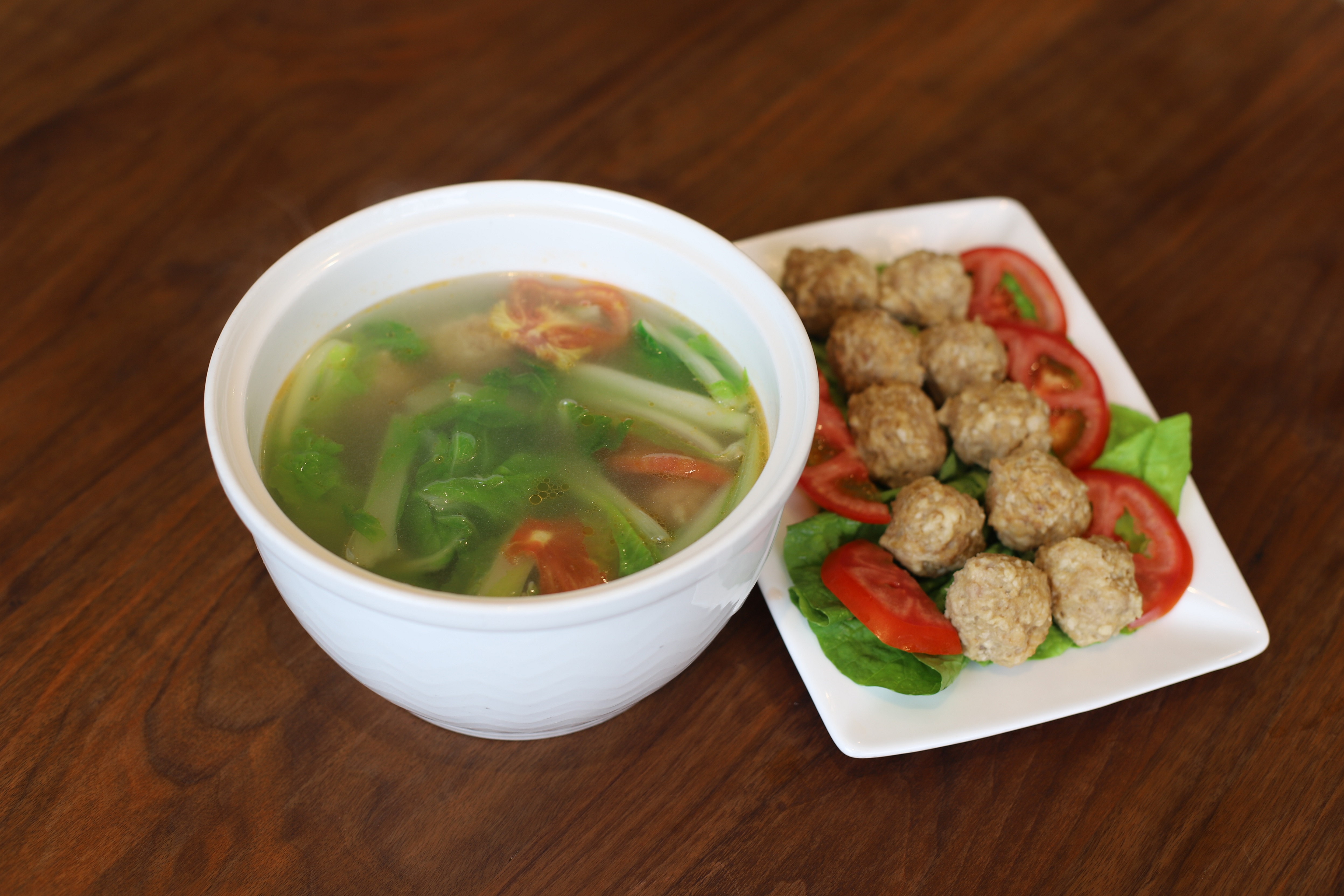 【麓熹小苑】中餐厅 蔬菜圆子汤