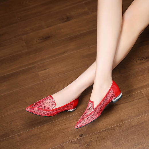 XY-D31-7真皮透气尖头浅口，网纱绣花凉鞋 商品图0