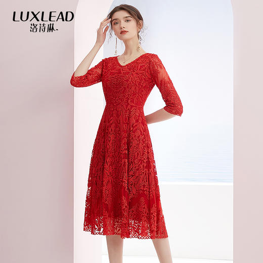 （VIP福利 性价比超高！售完下架！ 不退不换）红色重工金丝金线刺绣V领透视收腰显瘦连衣裙 商品图0