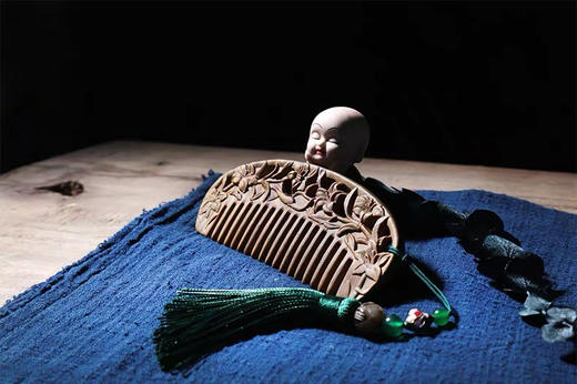 【乐购】周广胜绿檀木百合梳 商品图2