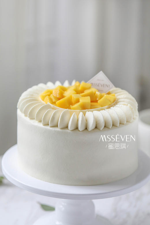 榴莲芒果流心蛋糕