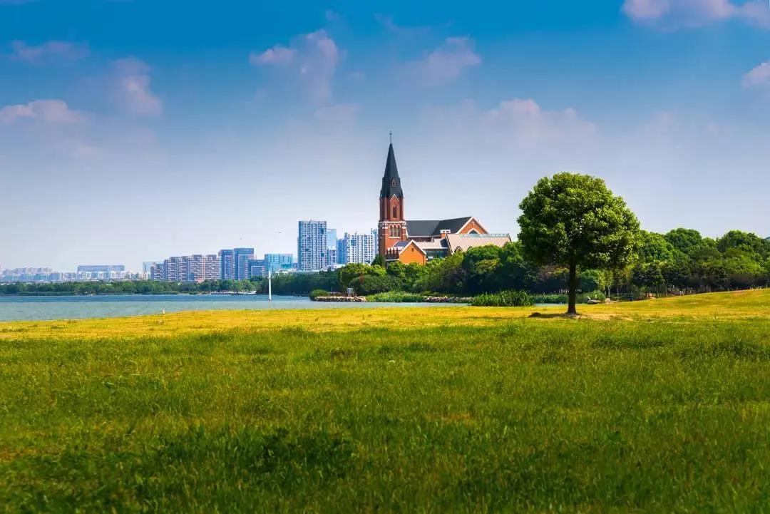 ★周末不加价★¥788起/晚入住【苏州奥克伍德国际酒店公寓】 享130㎡豪华湖景双套间、自助早餐、4人烤肉套餐~直面湿地公园，坐拥独墅湖全景！另有699起2间夜公寓可选，有效期至2026年3月31日