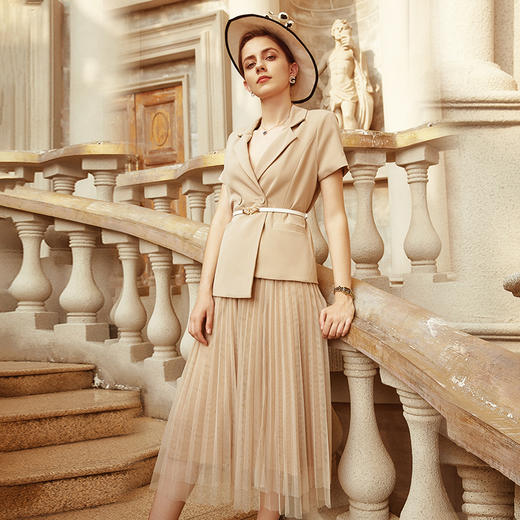 IWY/新品卡其色西装半裙套装 商品图3