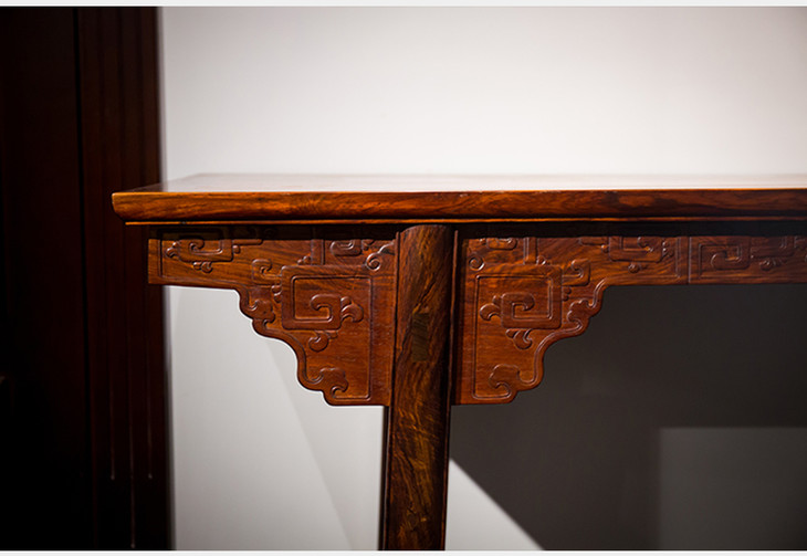 海南黄花梨夹头榫夔龙纹画案