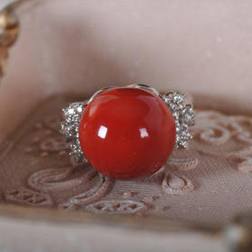 铂金镶钻珊瑚戒指