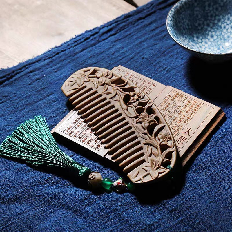 【乐购】周广胜绿檀木百合梳