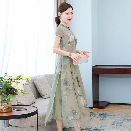 XFFS-7226新款高端桑蚕丝旗袍复古短袖年轻款印花连衣裙 商品图3