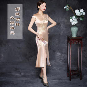 JQY-XZ20-6香槟色中长款醋酸缎旗袍    水滴领前开衩手工新品