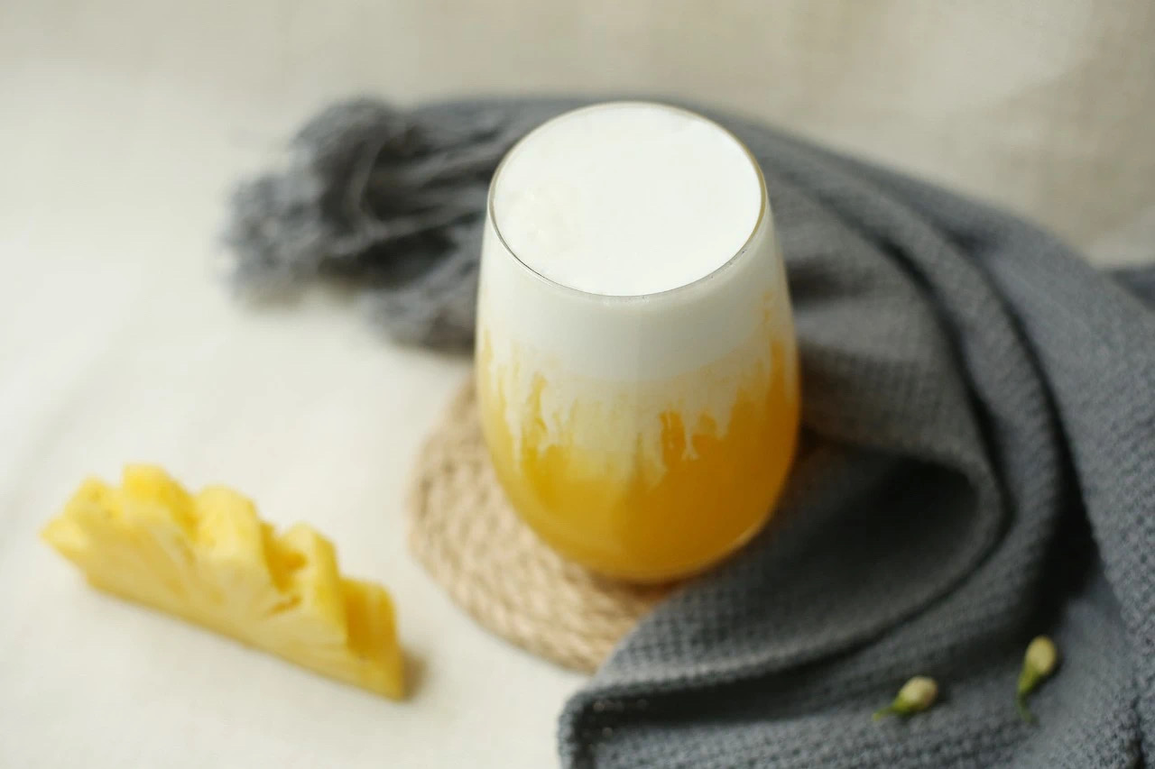 凤梨茉莉奶盖茶