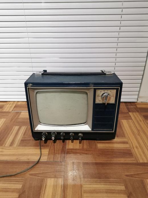 【瑕疵特价】国产蓝色老电视机 商品图10