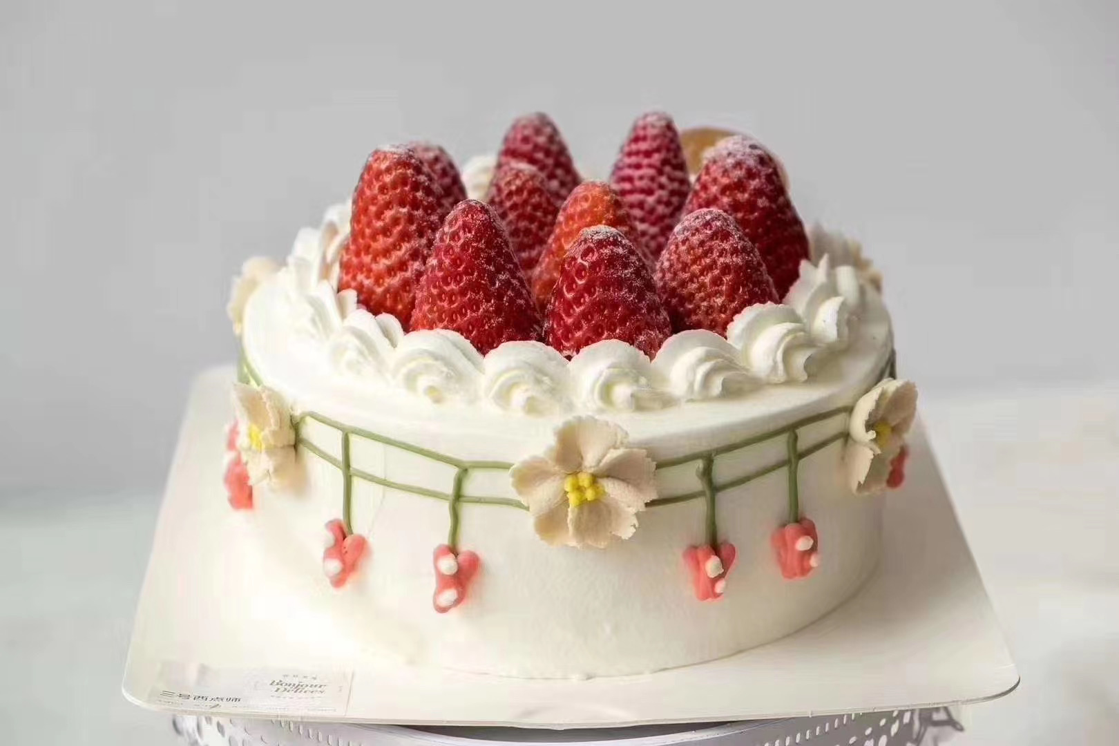 遇见草莓奶油蛋糕