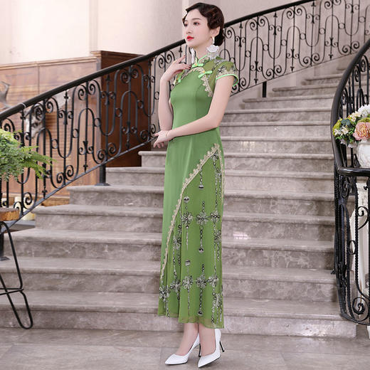 DLQ-A2431绿色旗袍走秀高端演出服长款 优雅复古连衣裙 商品图1