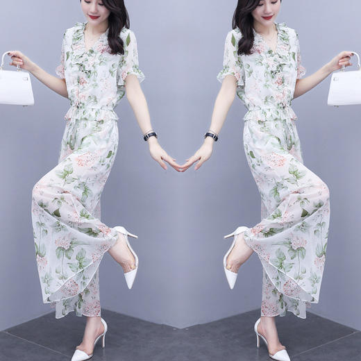 NYL-M000167碎花2020年新款网红洋气减龄显瘦气质两件套 商品图1