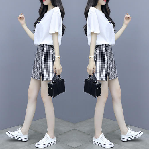 LN-N1-129-A-9618实拍2020新款小雏菊修身显瘦时尚两件套 商品图3