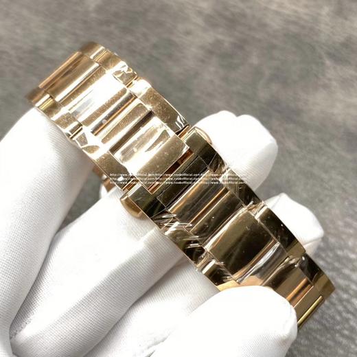 卡地亚蓝气球42mm系列，玫瑰金款！表扣是有18k狗头金标志的！圆润典雅，尽显高贵气质！客户定制的美洲鳄鱼皮！男款42mm机械，精钢表壳经cnc的极致打磨，光泽焕发。精细程度不亚于正品，将原版独特的神 商品图5