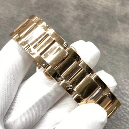 卡地亚蓝气球42mm系列，玫瑰金款！表扣是有18k狗头金标志的！圆润典雅，尽显高贵气质！客户定制的美洲鳄鱼皮！男款42mm机械，精钢表壳经cnc的极致打磨，光泽焕发。精细程度不亚于正品，将原版独特的神 商品图10