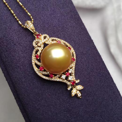 天然海水菲律宾金珠吊坠,12-13mm.18k金 伴钻石 红宝石花边镶嵌.