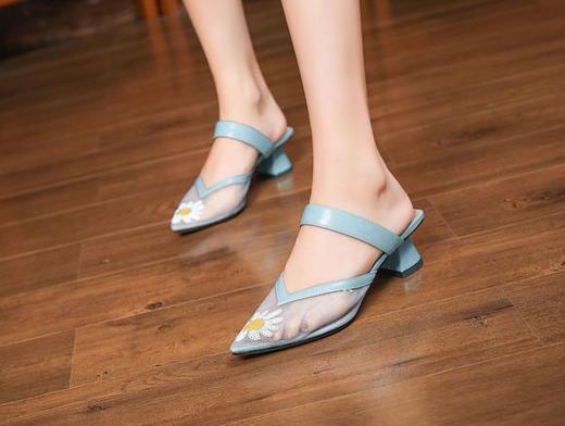 MJM-D58-4复古时尚粗跟刺绣V口凉拖鞋 商品图1