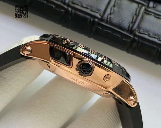 TWA雅典航海世家 El Toro/Black Toro万年历腕表 复刻天文台认证机芯:UN-32自动上链机芯，专利双窗口大日历，表壳材质:316L钢/陶瓷圈口/陶瓷按钮/陶瓷表冠，防眩抗磨损蓝宝石 商品图10