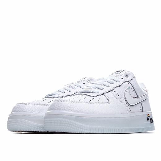 耐克空军一号 AF1 休闲板鞋 Nike Air Force 1 Betrue 彩虹，清新配色和七彩鞋盒为这个夏日带来清凉，采用轻盈的Nike Air技术，为你的双脚缔造全天候舒适感和缓震效果 商品图1