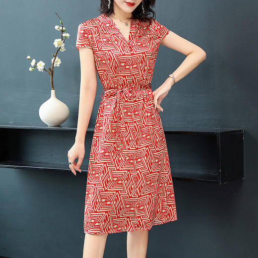 LS-c132中长款气质大牌夏新款收腰显瘦桑蚕丝裙子 商品图0