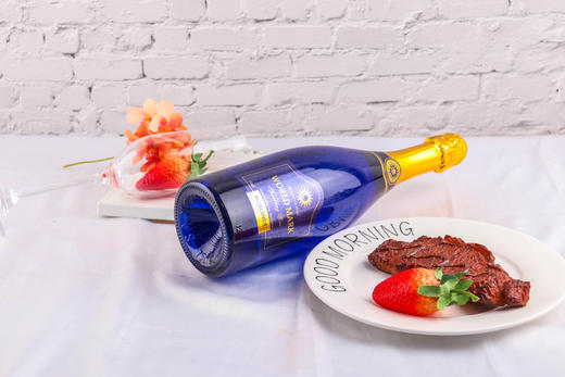 【西班牙】世界印记蓝色妖姬起泡葡萄酒/750ml