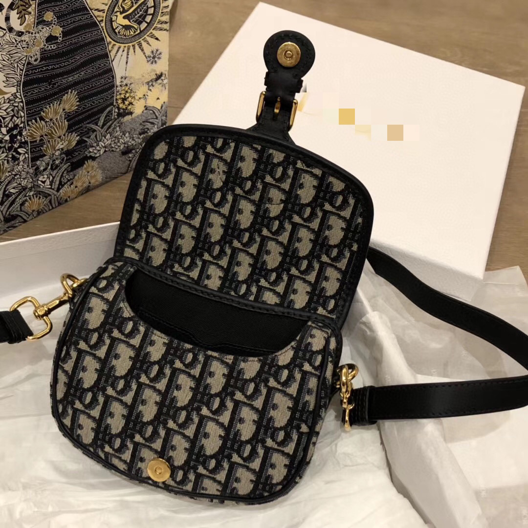 老花bobby包太妃糖色和黑色中号6号左右发货其它下单第二天发