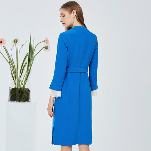 EITIE爱特爱秋季新款通勤挂脖V领显瘦收连衣裙C2007514 商品图4