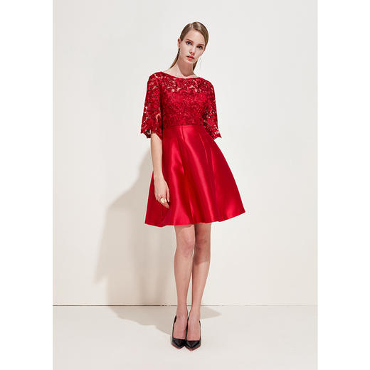 EITIE爱特爱女装秋季新品蕾丝褶皱A字短款镂空晚礼服连衣裙5777405 商品图3