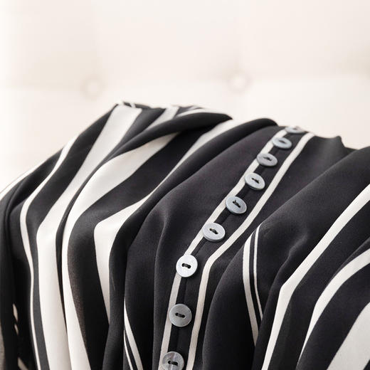 DB-A326夏新款七分袖韩版V领条纹遮肚子大码上衣 商品图3