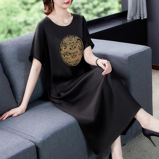 AHM  aryg9286大码宽松妈妈装绣花气质减龄连衣裙 商品图1