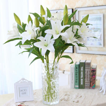 单支白色多头香水百合(8支起送，不含任何包装，不含花瓶) 商品图0