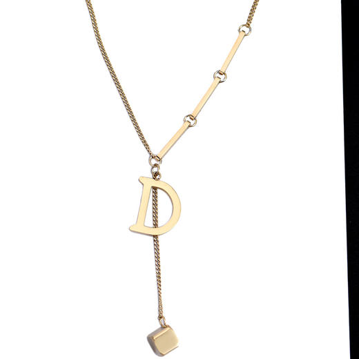 TMY-T-85577钛钢小众设计感简约字母D吊坠短款气质ins毛衣链 商品图4