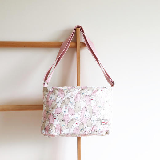 HUGOJIRO中号斜挎包POPOLO小海豹 商品图0