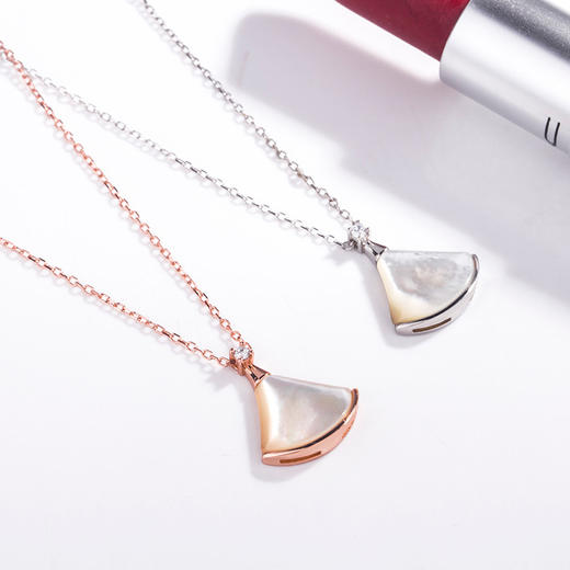 HH-QZ99原版扣s925纯银小裙子项链 扇形带钻女18玫瑰金抖音小红书款 商品图4