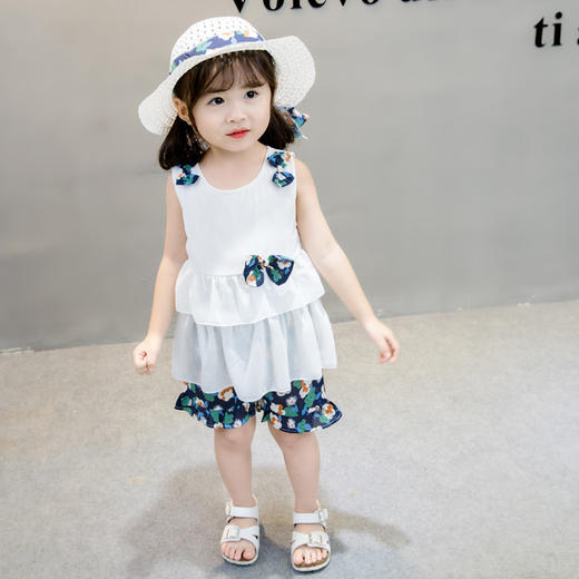 XBR-02（送帽子）女童无袖吊带两件套宝宝韩版碎花短裤套装 商品图3