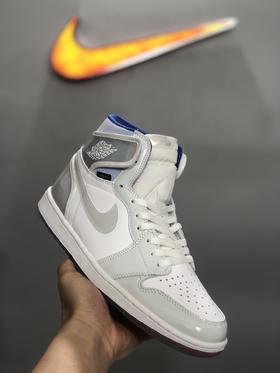 迪奥 ，平民"小Dior"个性满满 Air Jordan 1 High Zoom R2T"Racer Blue"AJ1代经典复古经典高帮百搭文化篮球鞋“白灰蓝漆皮渐变水晶底”CK6637-104
