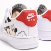 Nike AIR Force 1 Low Mickey Mouse 空军一号米老鼠  鞋款整体的设计颇为简约，白色鞋身的基础上加入类似手绘的米老鼠Logo 商品缩略图7