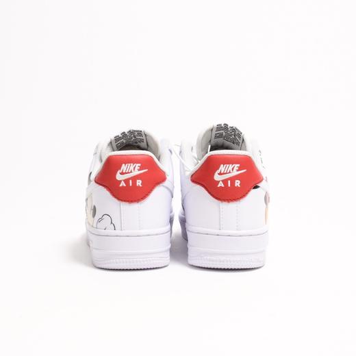 Nike AIR Force 1 Low Mickey Mouse 空军一号米老鼠  鞋款整体的设计颇为简约，白色鞋身的基础上加入类似手绘的米老鼠Logo 商品图3