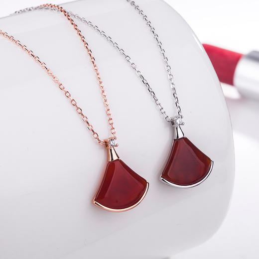 HH-QZ99原版扣s925纯银小裙子项链 扇形带钻女18玫瑰金抖音小红书款 商品图1