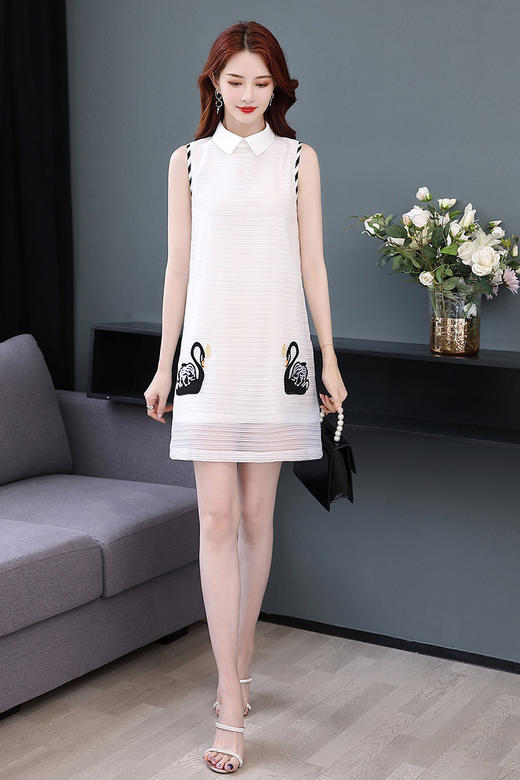 WZNH-WAY923新品高腰套头小天鹅绣花连衣裙 商品图4